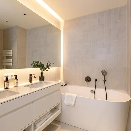 Bloom-living Aparthotel 4*