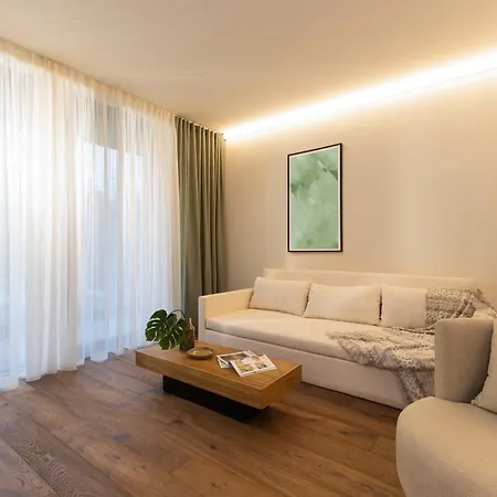 Bloom-living Aparthotel