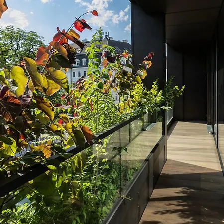 Bloom-living Apartmanhotel 4*