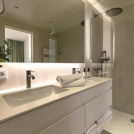 Bloom-living Aparthotel 4*