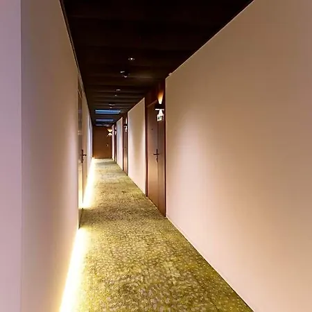 Aparthotel Bloom-living